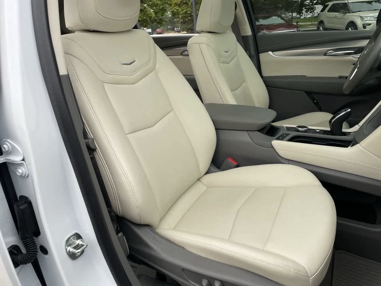 Certified 2025 Cadillac XT5 Premium Luxury AWD/4WD image 14