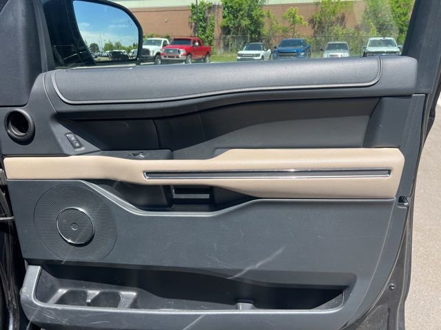 Used 2022 Ford Expedition XLT AWD/4WD image 8