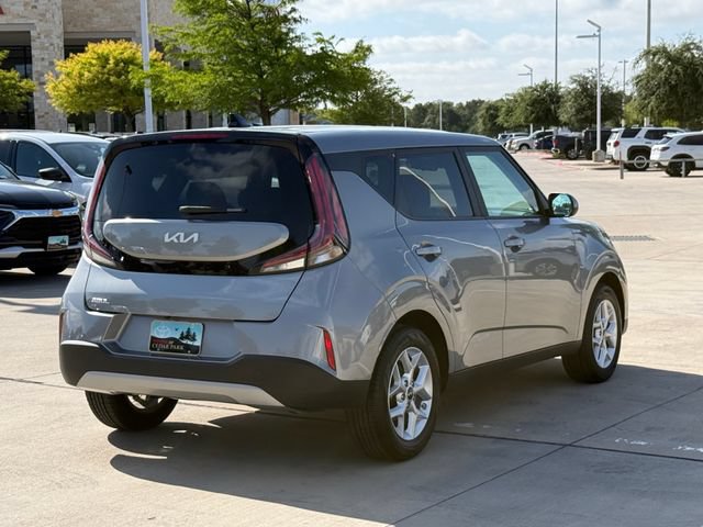 Used 2024 Kia Soul LX w/ Option Group 015 FWD image 4
