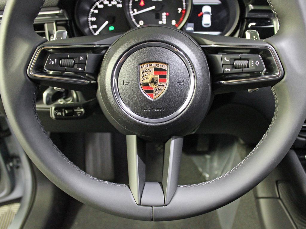Certified 2025 Porsche Macan image 21