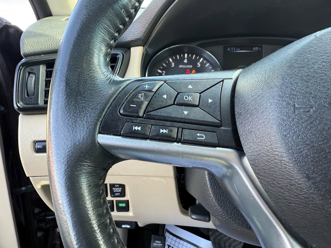 Used 2017 Nissan Rogue SL w/ SL Premium Package image 12