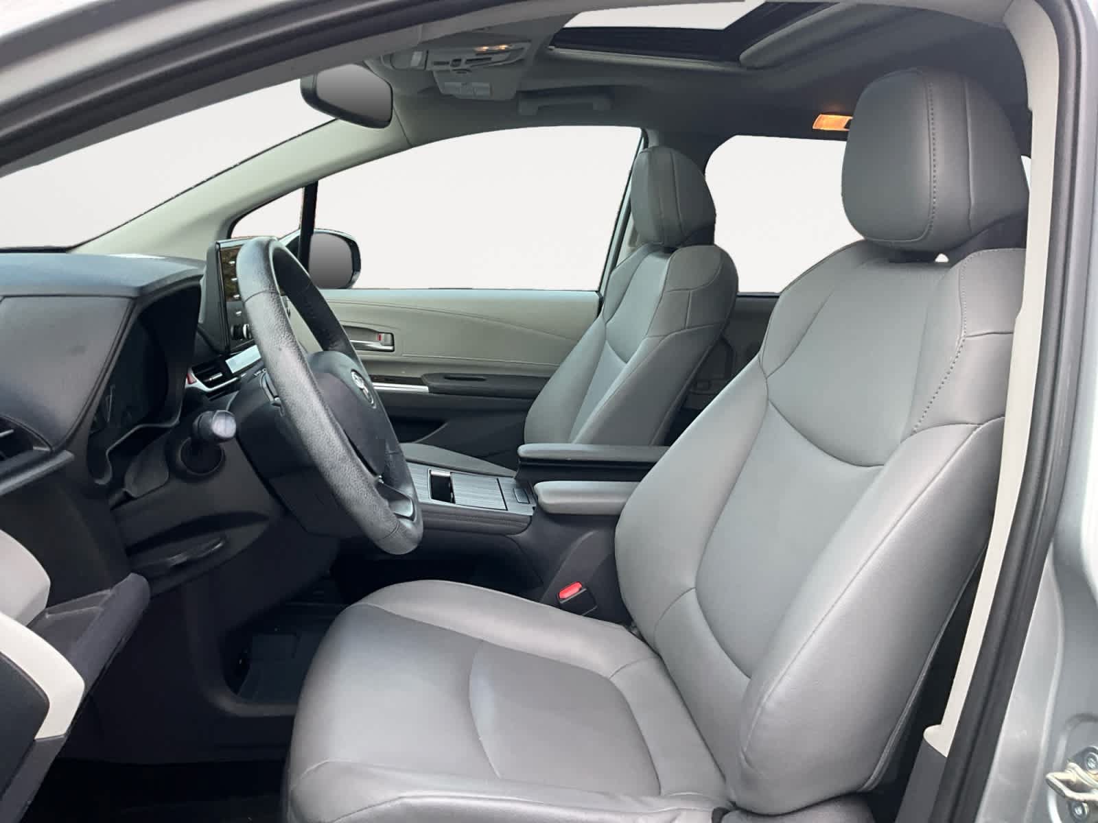 Used 2021 Toyota Sienna XLE AWD/4WD image 9