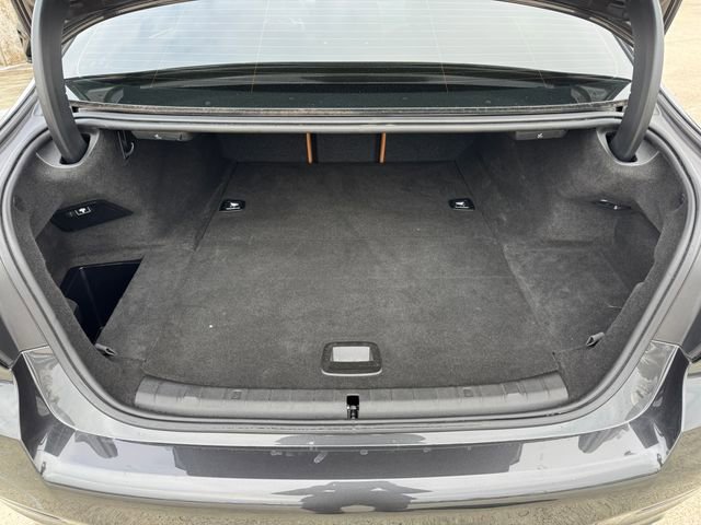 Used 2023 BMW 530e w/ M Sport Package image 18