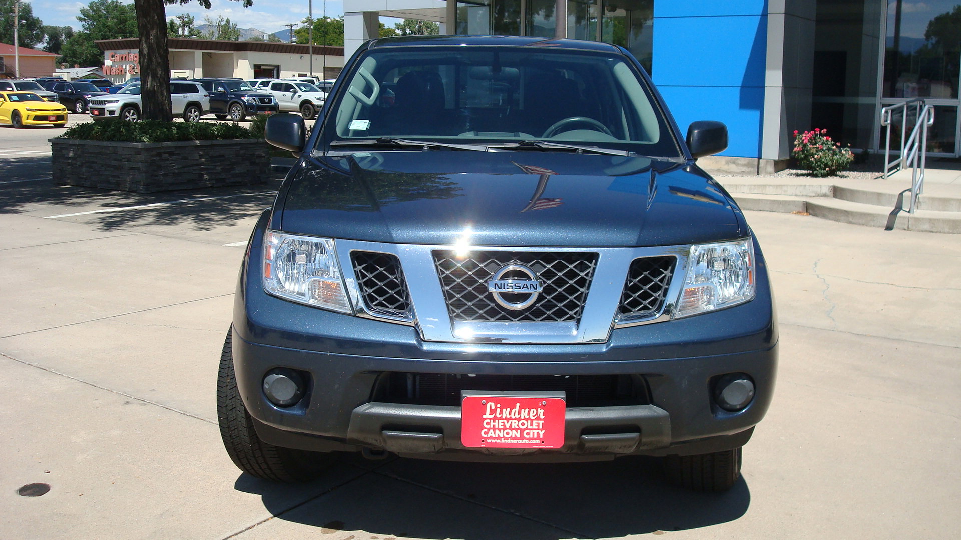 Used 2021 Nissan Frontier SV w/ SV Utility Package AWD/4WD image 2