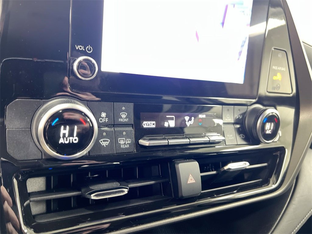 Used 2023 Toyota Highlander LE image 16