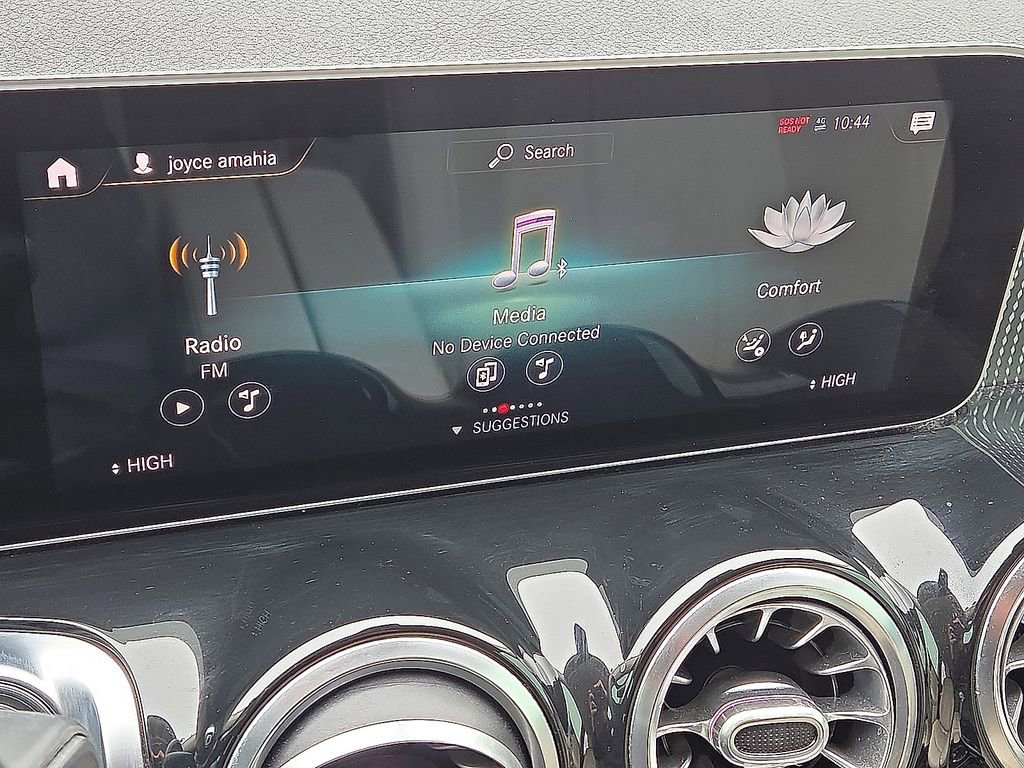 Used 2021 Mercedes-Benz GLB 250 w/ Premium Package image 23