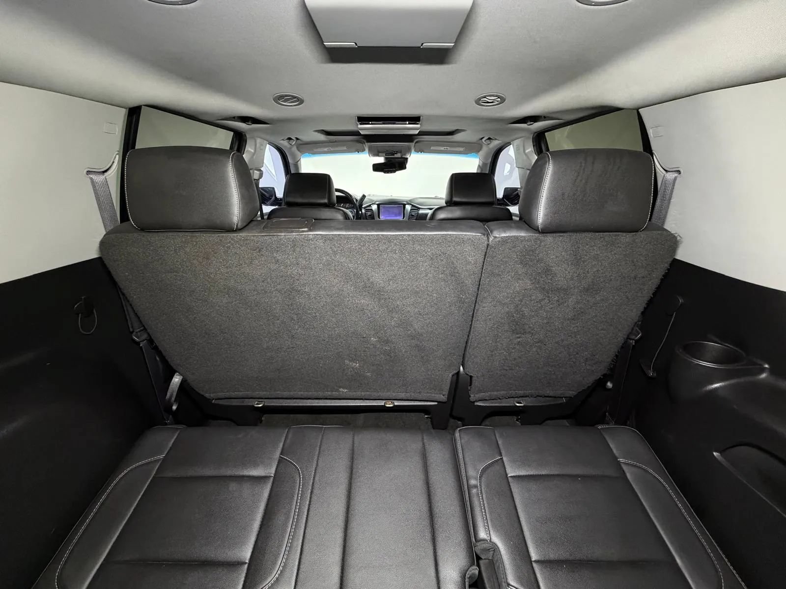 Used 2015 Chevrolet Suburban LT RWD image 16