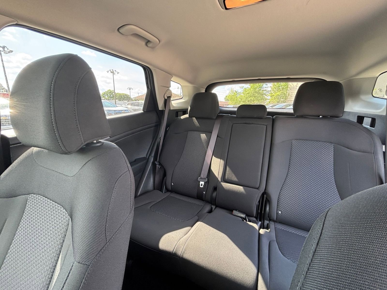 Used 2025 Kia Sportage LX image 38