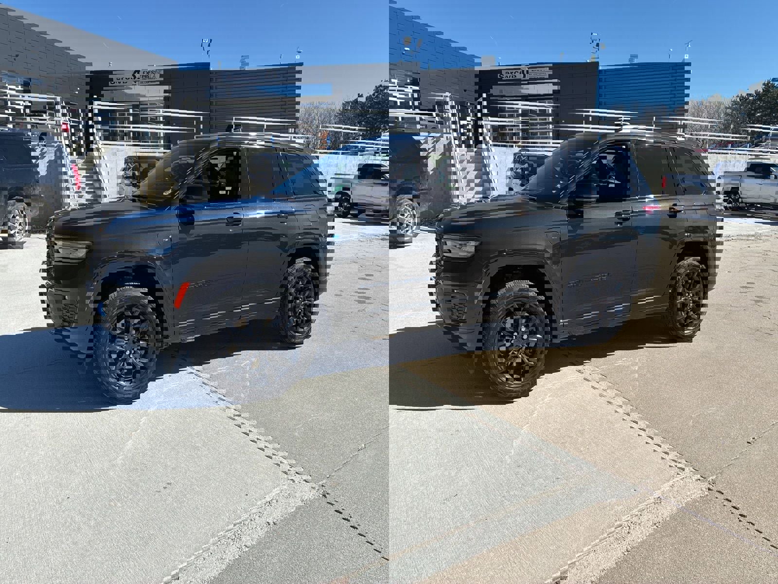 Used 2024 Jeep Grand Cherokee Limited 4xe image 1