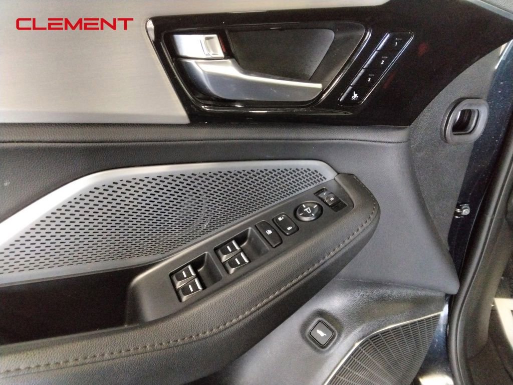 Used 2025 Acura MDX FWD image 21