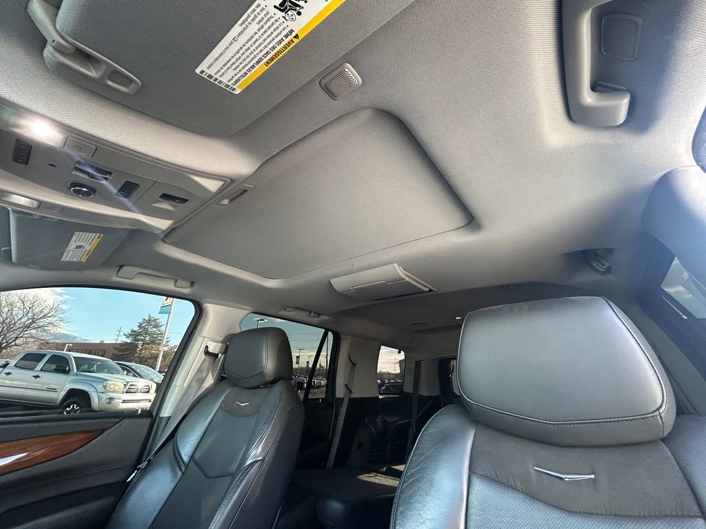 Used 2015 Cadillac Escalade Luxury AWD/4WD image 27