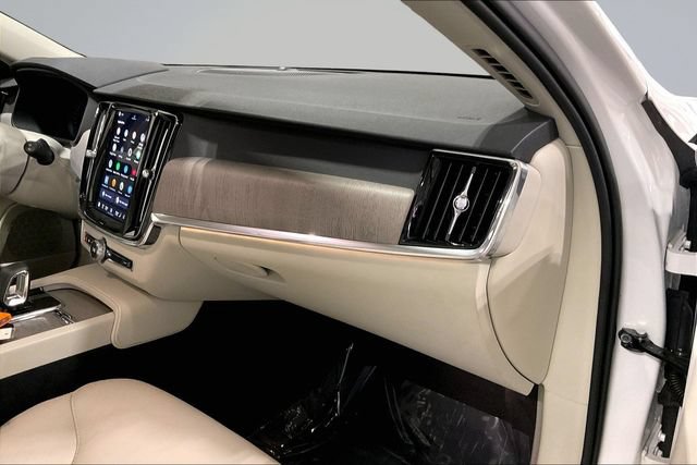 Certified 2025 Volvo V90 B6 Cross Country Plus AWD/4WD image 19