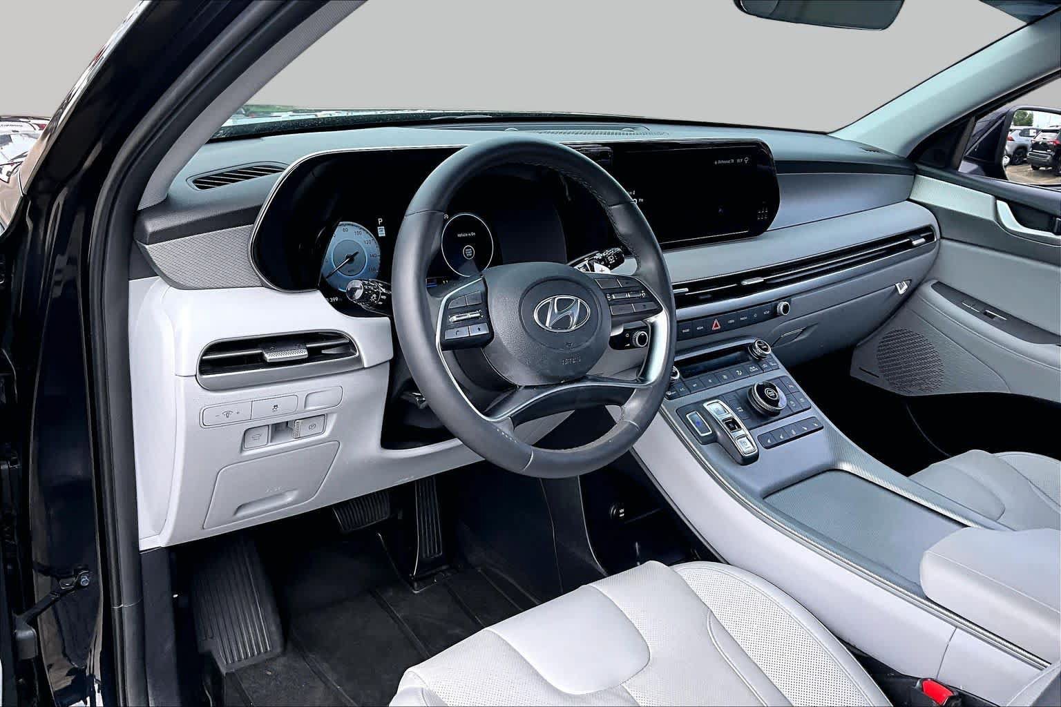 Used 2024 Hyundai Palisade SEL FWD image 17