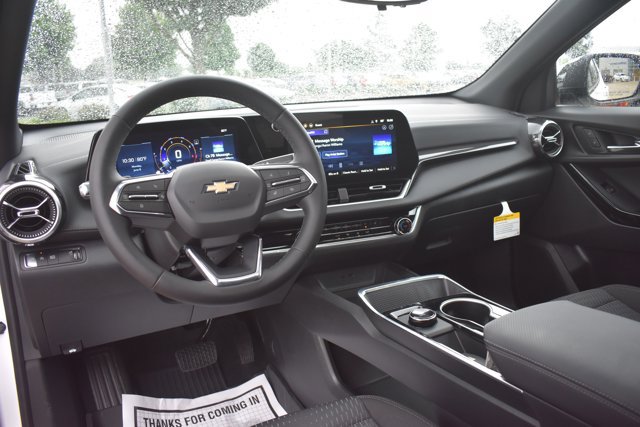 New 2026 Chevrolet Equinox LT w/ Safety and Technology Package FWD image 18