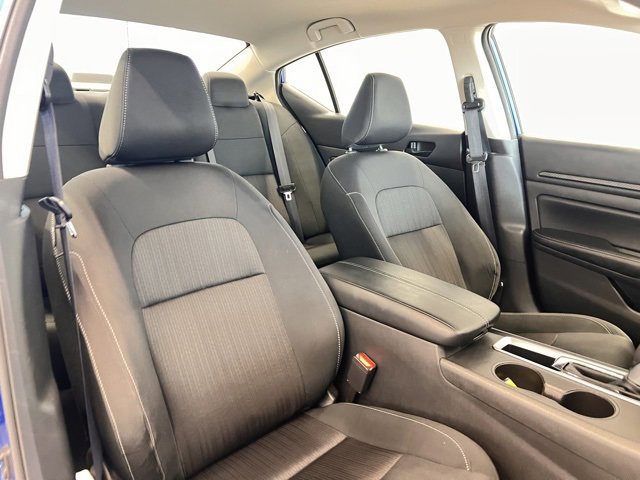 Used 2025 Nissan Altima 2.5 SV image 14