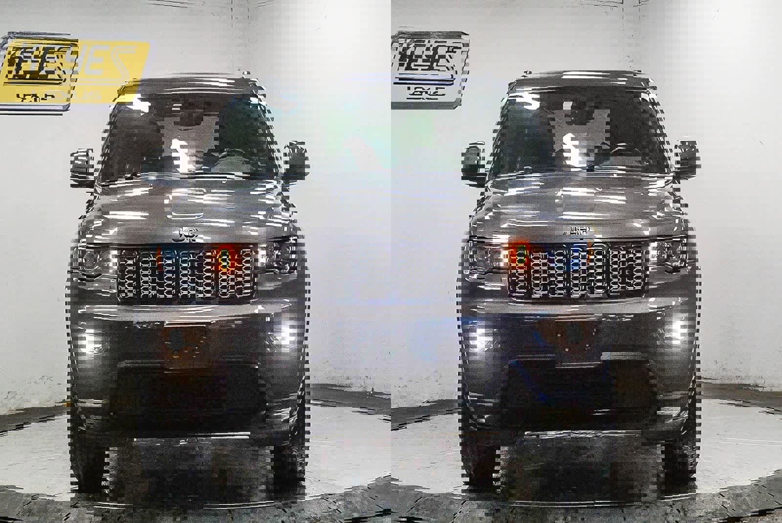 Used 2017 Jeep Grand Cherokee Altitude RWD image 6