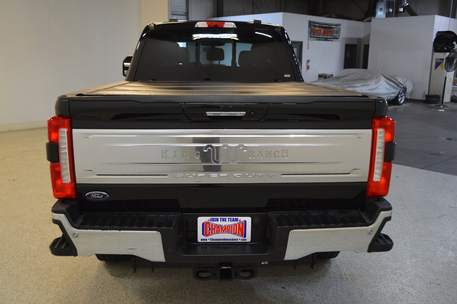 Used 2024 Ford F250 King Ranch w/ Chrome Package image 4