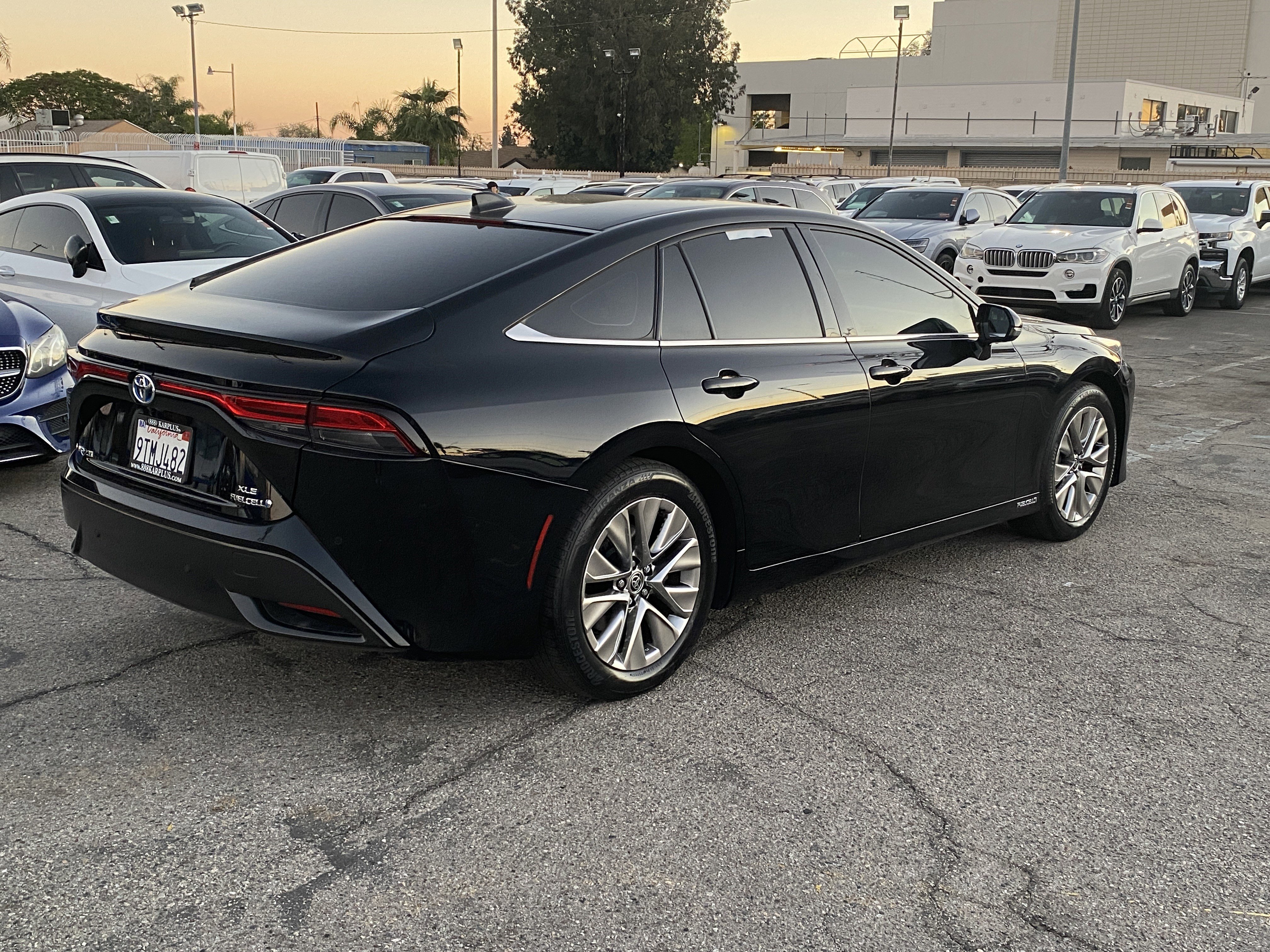 Used 2022 Toyota Mirai XLE w/ Advanced Technology Package image 7