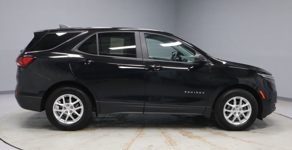 Used 2024 Chevrolet Equinox LS w/ LS Convenience Package FWD image 11