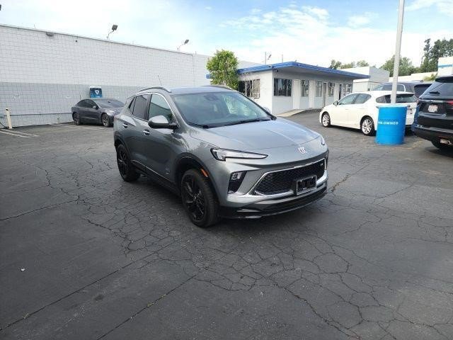 Certified 2025 Buick Encore GX Sport Touring image 8