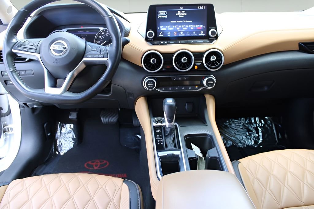 Used 2022 Nissan Sentra SV w/ SV Premium Package image 9