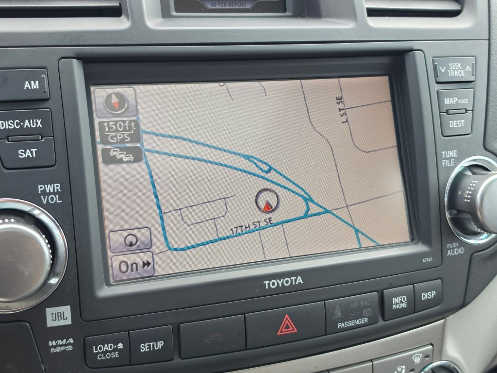 Used 2011 Toyota Highlander SE w/ Tow Pkg FWD image 10