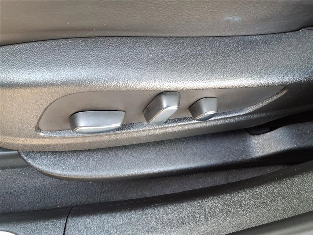 Used 2025 Cadillac XT5 Premium Luxury image 13