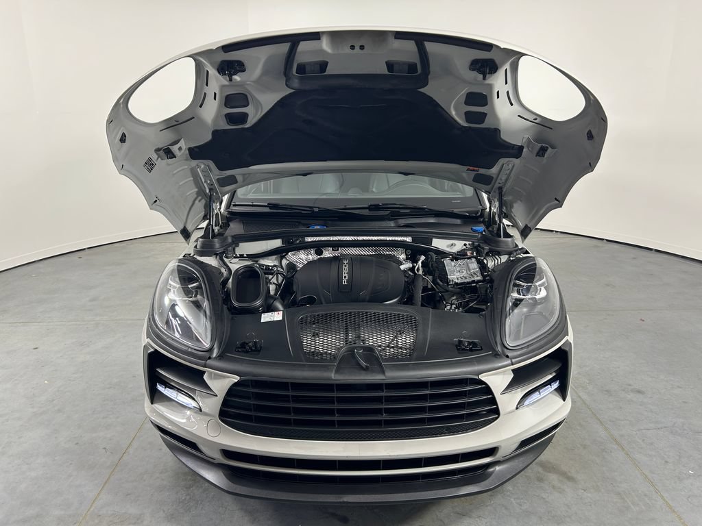 Certified 2019 Porsche Macan AWD/4WD image 30