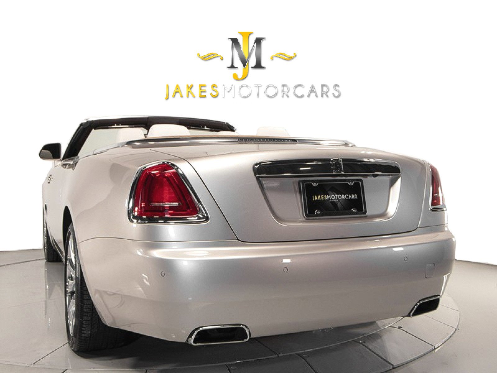 Used 2019 Rolls-Royce Dawn image 8