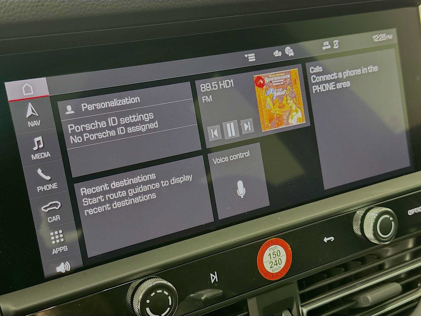 Certified 2025 Porsche Macan AWD/4WD image 17