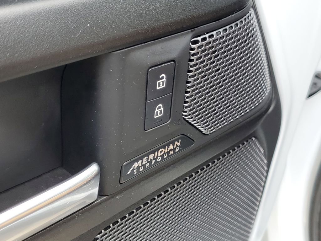 Used 2023 Land Rover Defender 110 V8 image 15