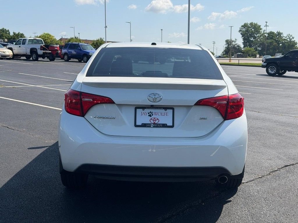 Used 2017 Toyota Corolla SE w/ SE Premium Package FWD image 6