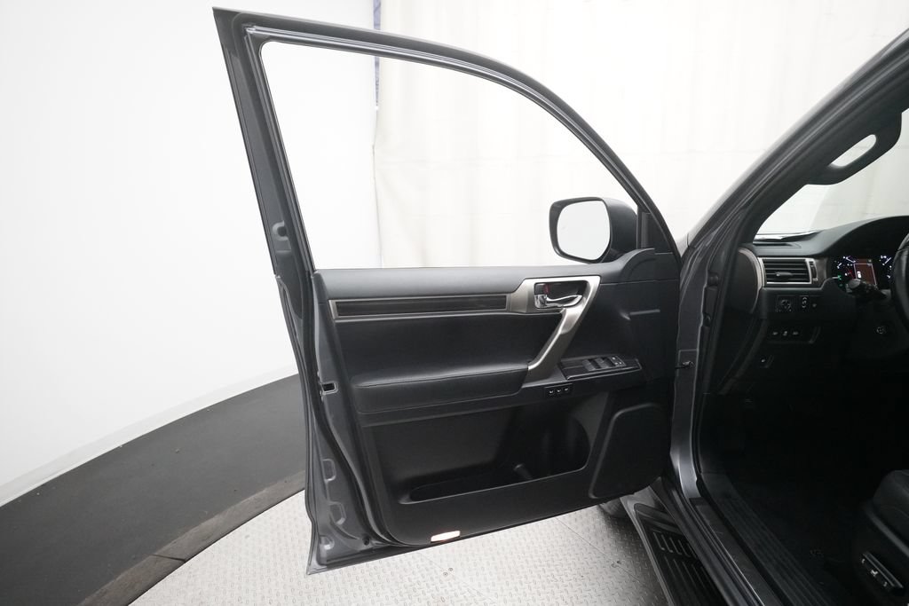 Used 2020 Lexus GX 460 Premium w/ Premium Package AWD/4WD image 28