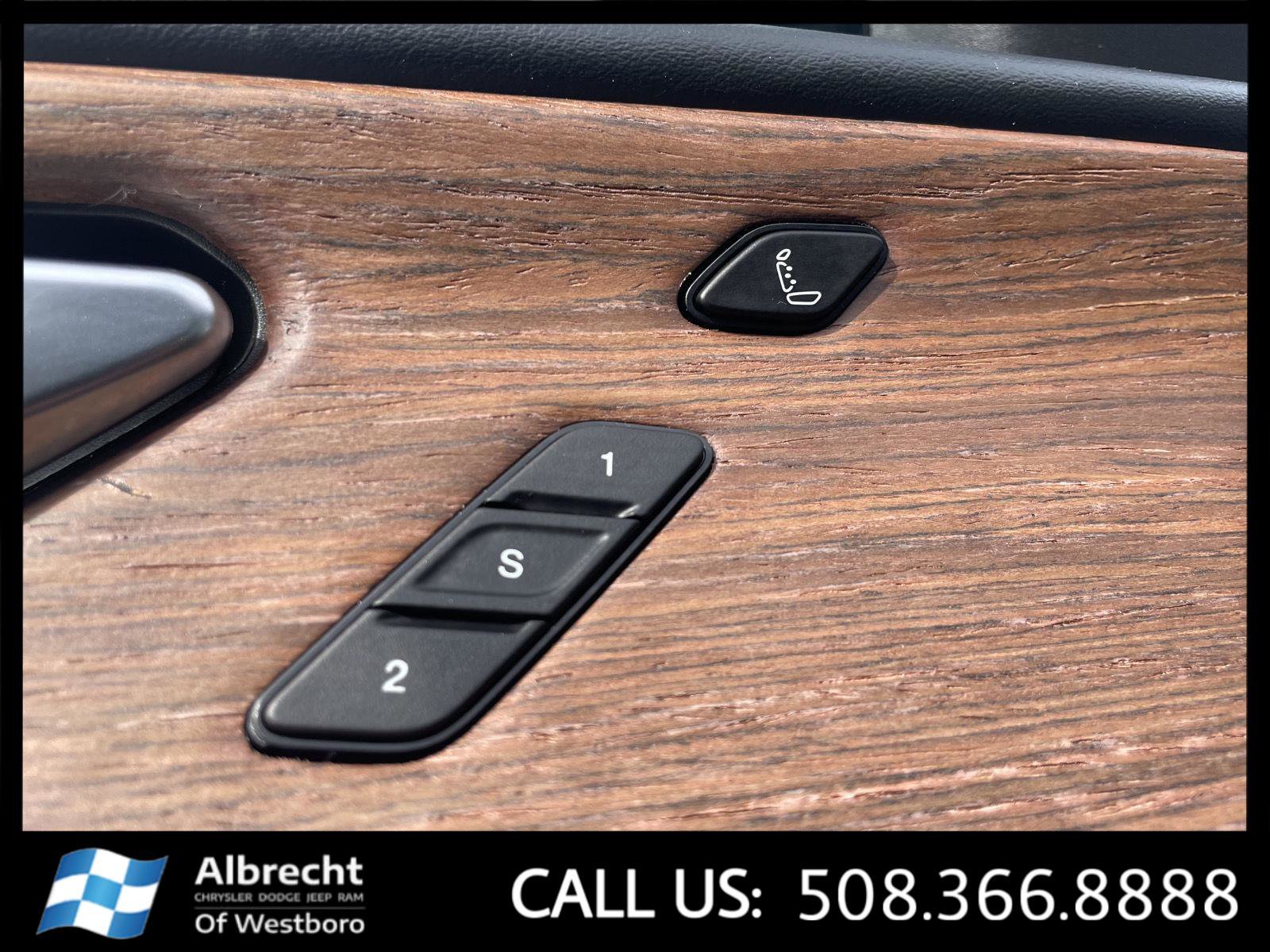 Used 2023 Jeep Grand Cherokee Summit w/ Adv Protech Group IV image 31