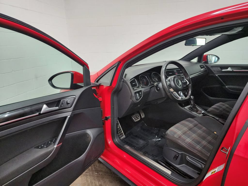 Used 2015 Volkswagen GTI S FWD image 11