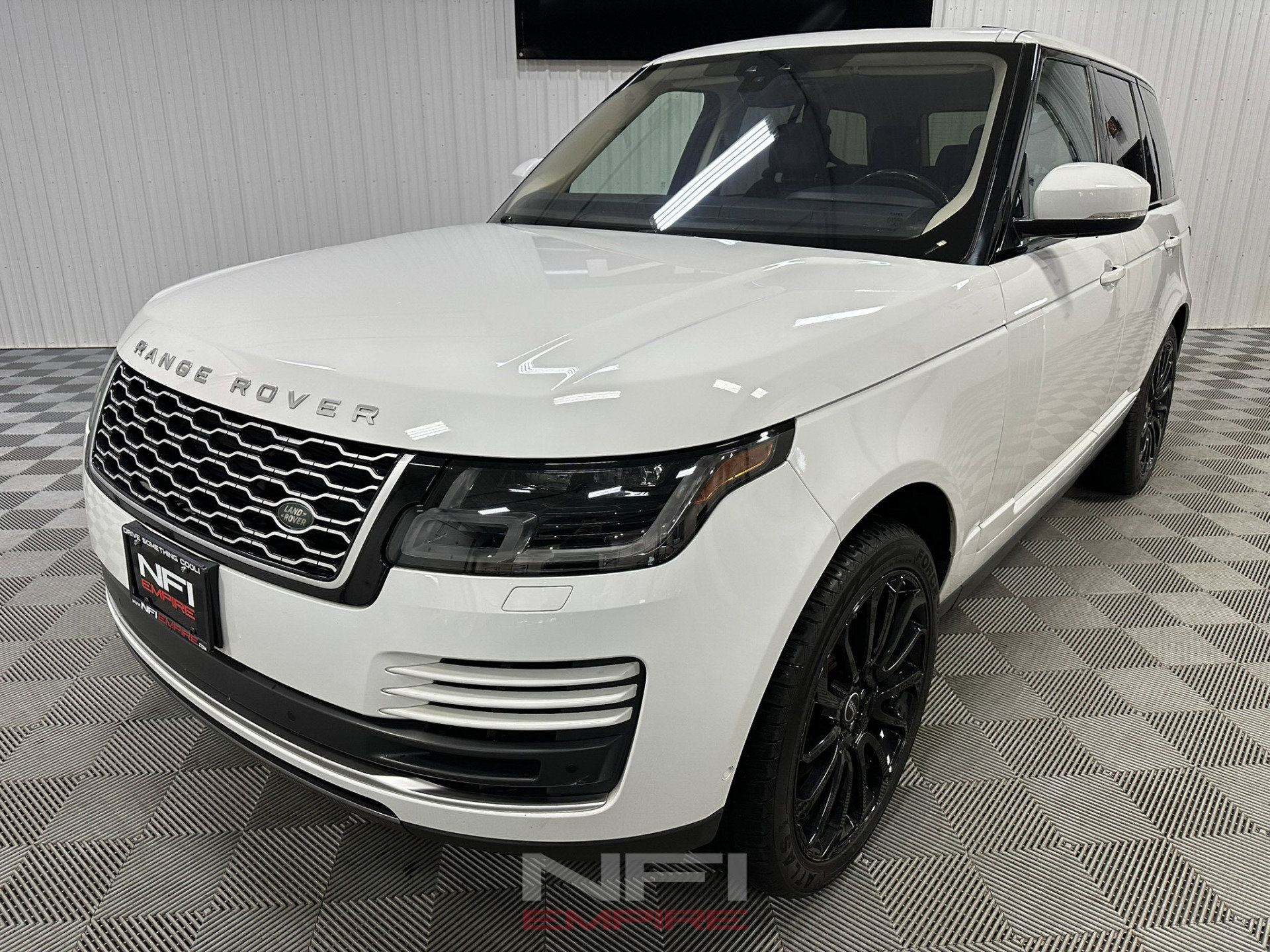 Used 2018 Land Rover Range Rover Supercharged AWD/4WD image 3
