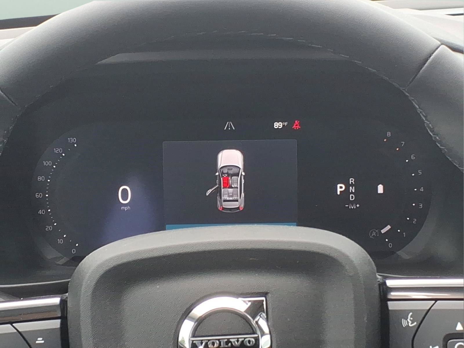New 2026 Volvo XC40 B5 Plus w/ Climate Package AWD/4WD image 9