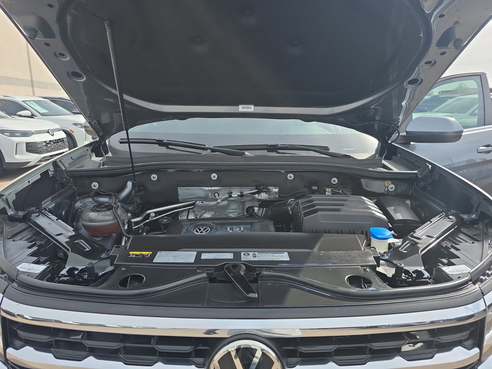 Used 2020 Volkswagen Atlas Cross Sport SE w/ Panoramic Sunroof Package image 21