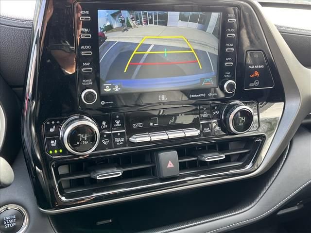 Used 2022 Toyota Highlander Limited image 11