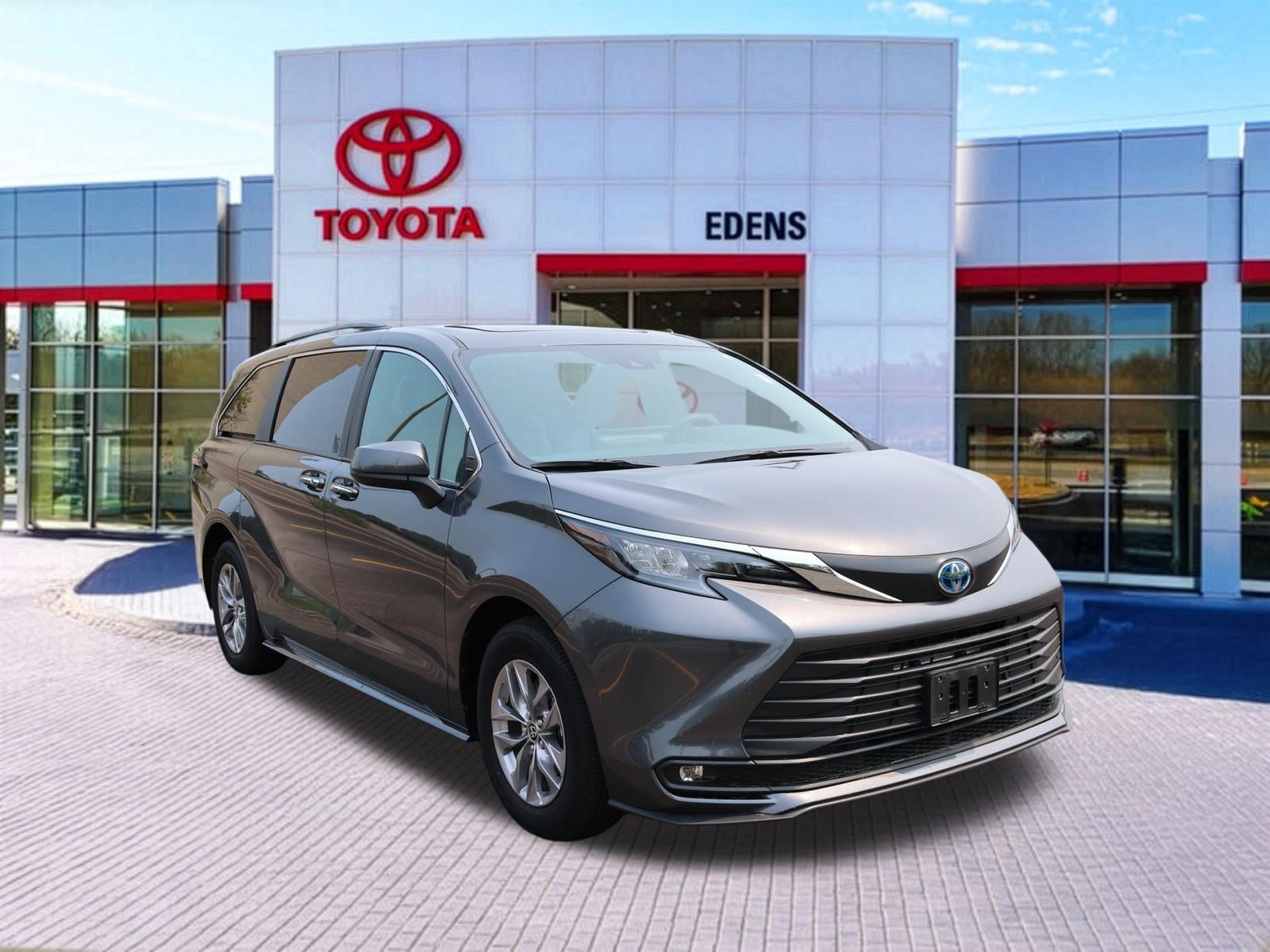 Certified 2025 Toyota Sienna XLE