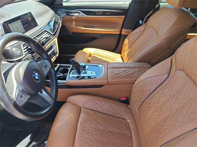 Used 2022 BMW 750i xDrive w/ Luxury Rear Seating Package image 18