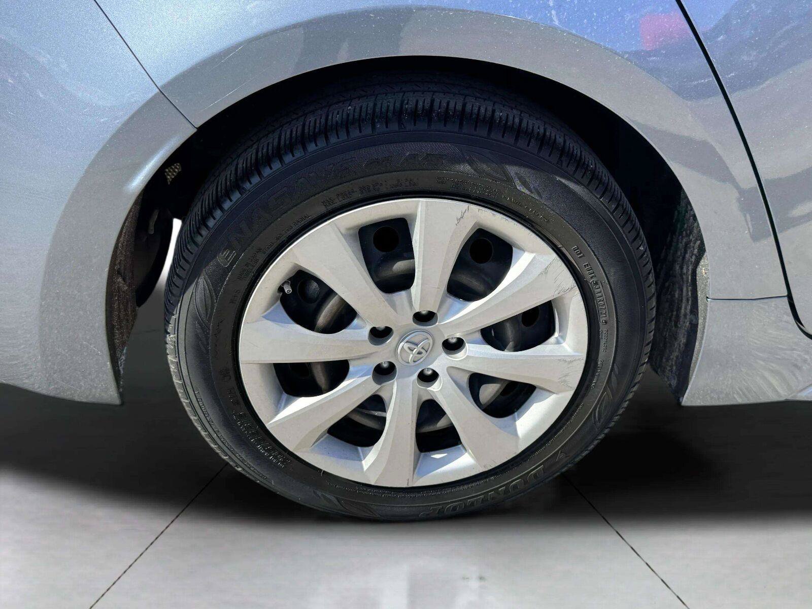 Used 2021 Toyota Corolla LE FWD image 50