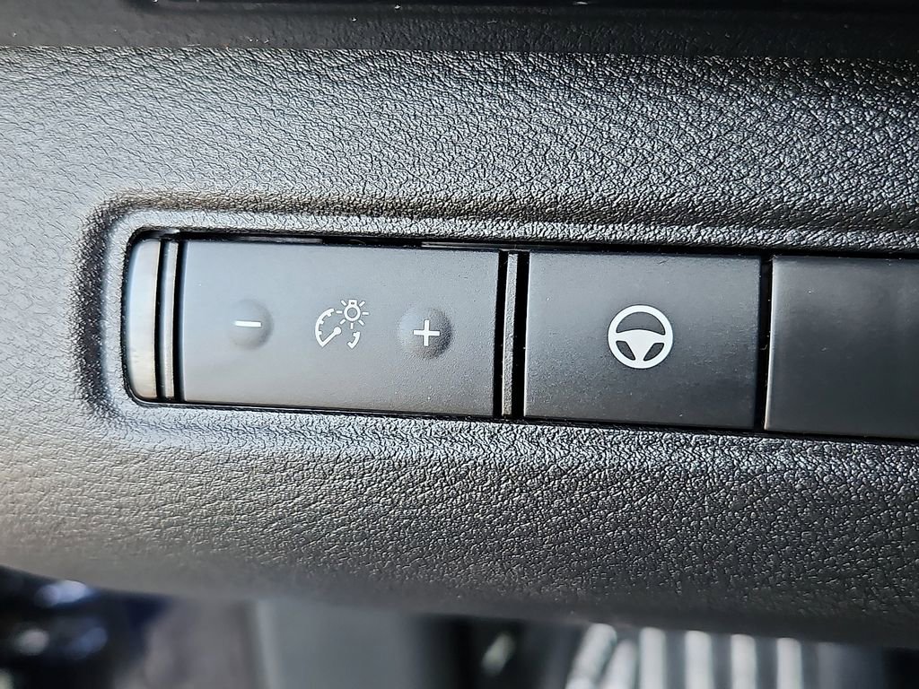 Used 2022 Nissan Pathfinder SV AWD/4WD image 25
