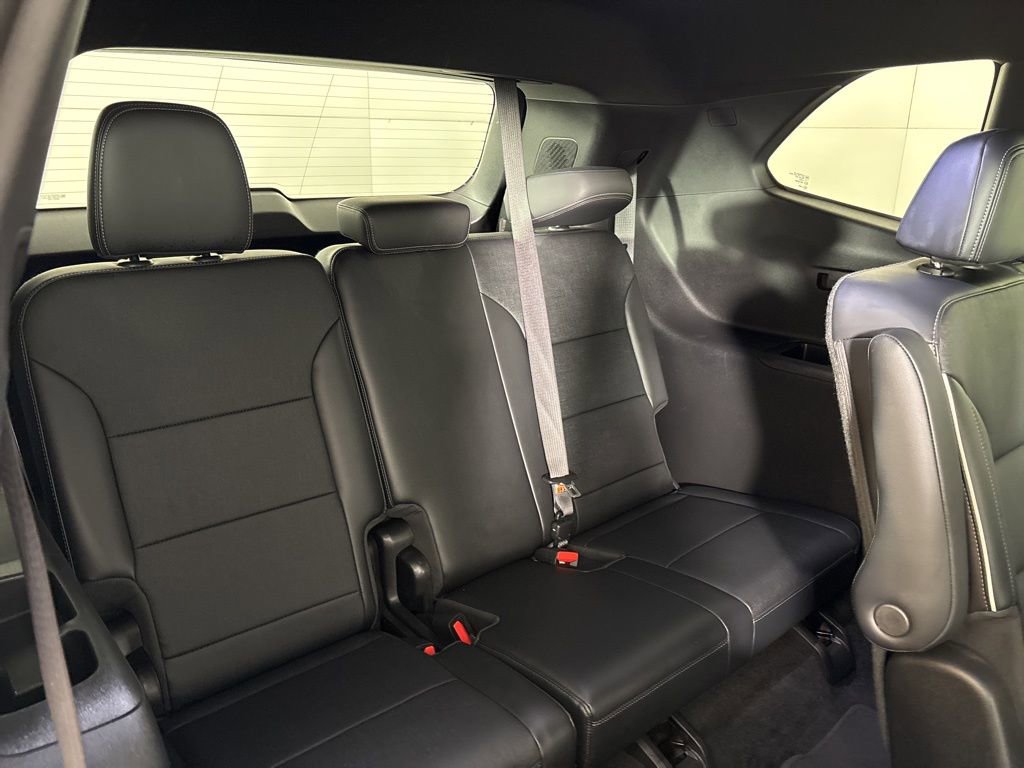 Used 2025 Buick Enclave Preferred FWD image 18