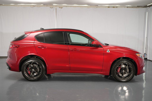 Used 2018 Alfa Romeo Stelvio Quadrifoglio w/ Driver Assist Dynamic Package image 15