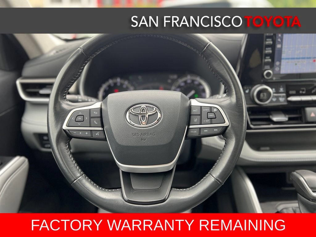 Used 2022 Toyota Highlander XLE AWD/4WD image 32