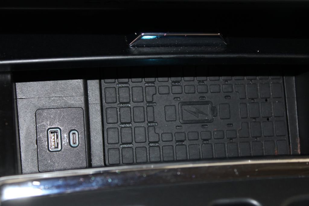 Used 2024 Ford Expedition Max XLT image 48