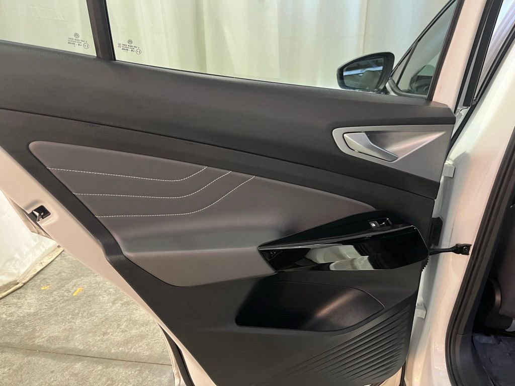 Used 2023 Volkswagen ID.4 Pro S image 21