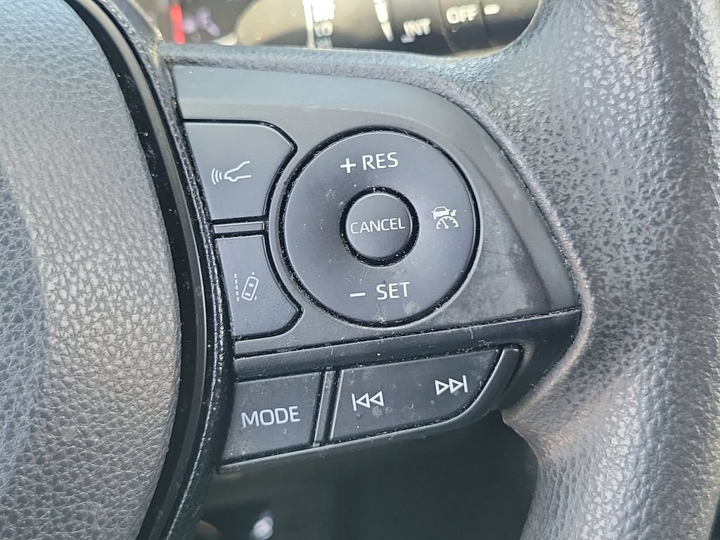 Used 2019 Toyota RAV4 XLE FWD image 10