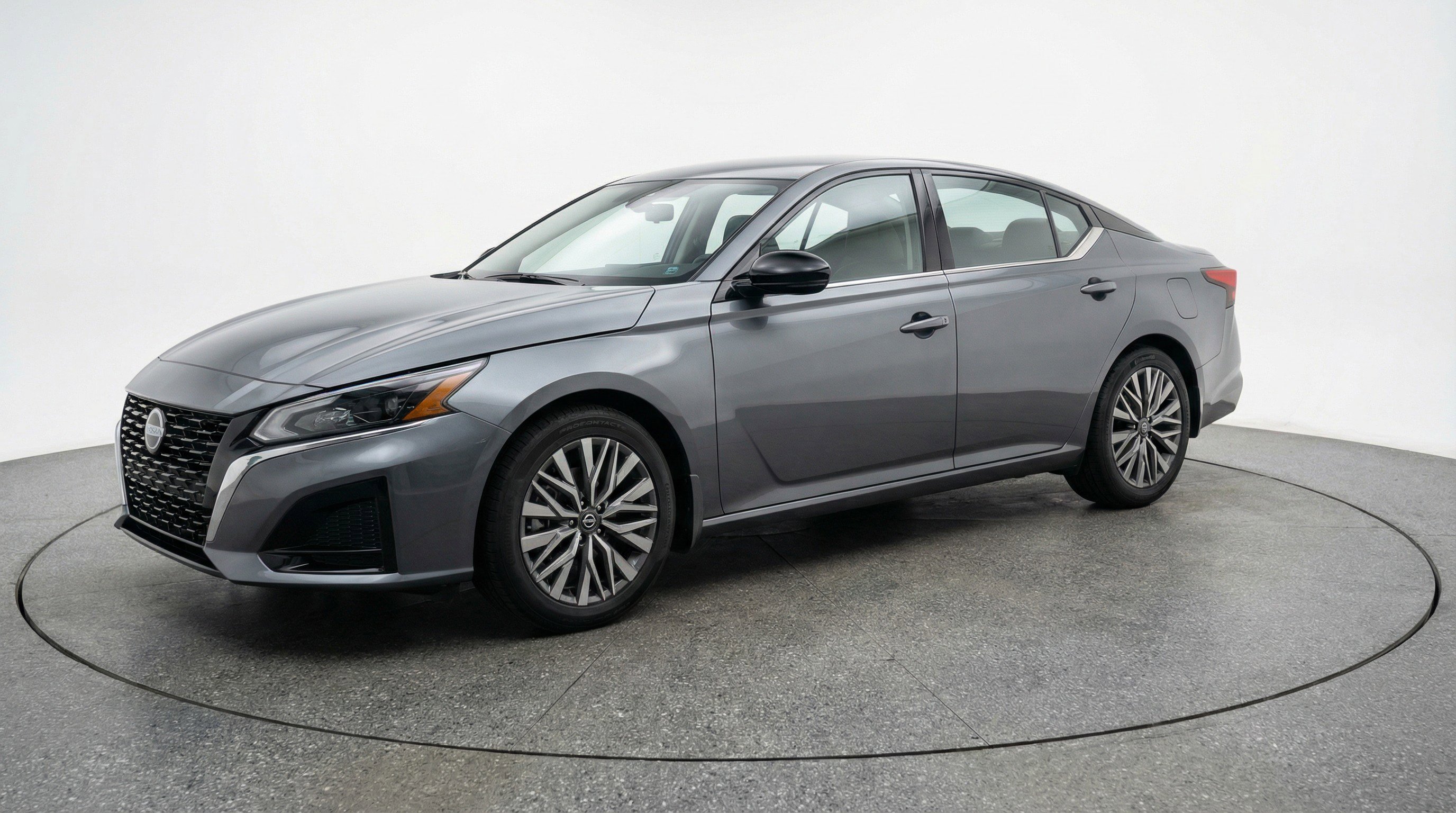 Used 2025 Nissan Altima 2.5 SV image 3